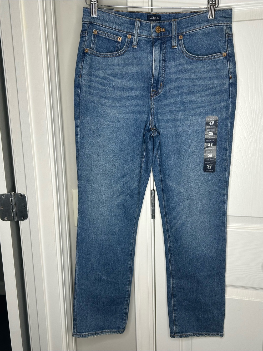 J.Crew Essential Straight Women’s Jeans Size 28 Medium Wash NWT‎